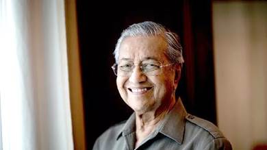 ​مهاتير محمد:مستعد لرئاسة الحكومة الماليزية مجددا